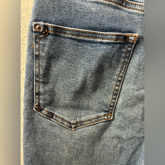 Anthropologie Pilcro High Rise Cigarette Slim Straight Raw Hem Jeans Size 28 - Picture 11 of 16